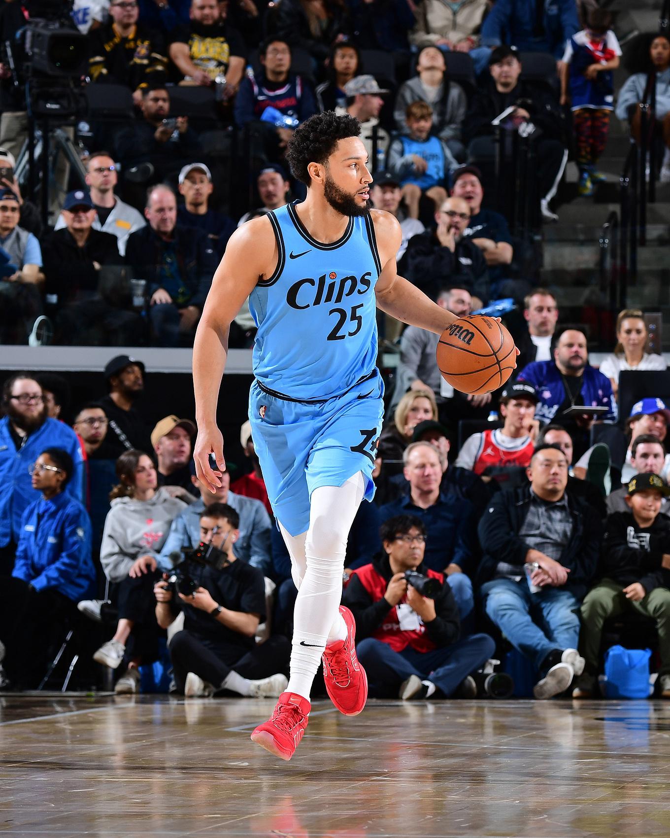 卢：西蒙斯下滑因伤病而非心态 他在快船没打好我负全部责任